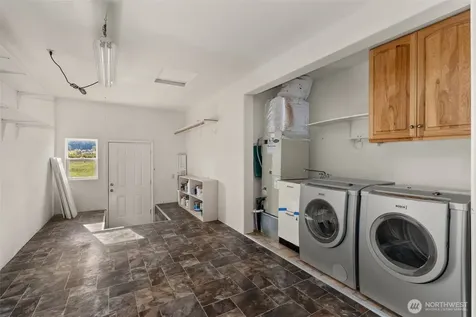 395 Ceres Hill Road Chehalis WA 98532
