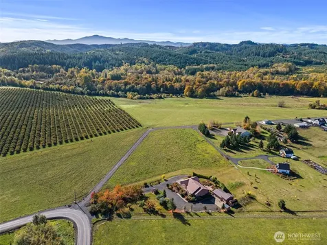395 Ceres Hill Road Chehalis WA 98532