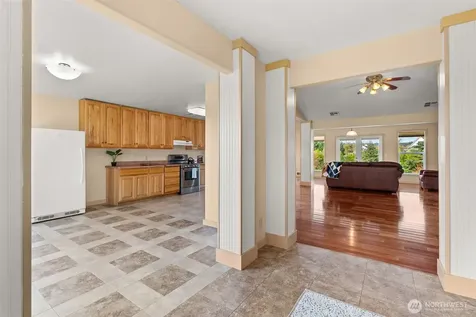 395 Ceres Hill Road Chehalis WA 98532