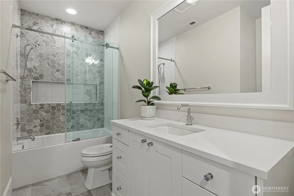 2121 109th Avenue SE Bellevue WA 98004