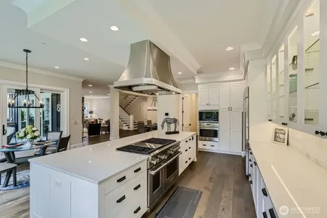 2121 109th Avenue SE Bellevue WA 98004