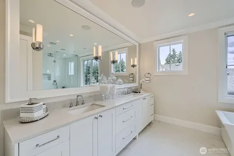 2121 109th Avenue SE Bellevue WA 98004
