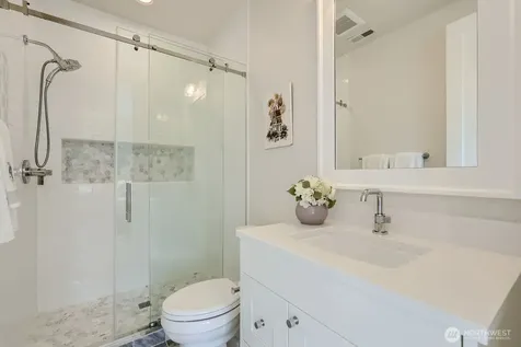 2121 109th Avenue SE Bellevue WA 98004