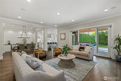 2121 109th Avenue SE Bellevue WA 98004