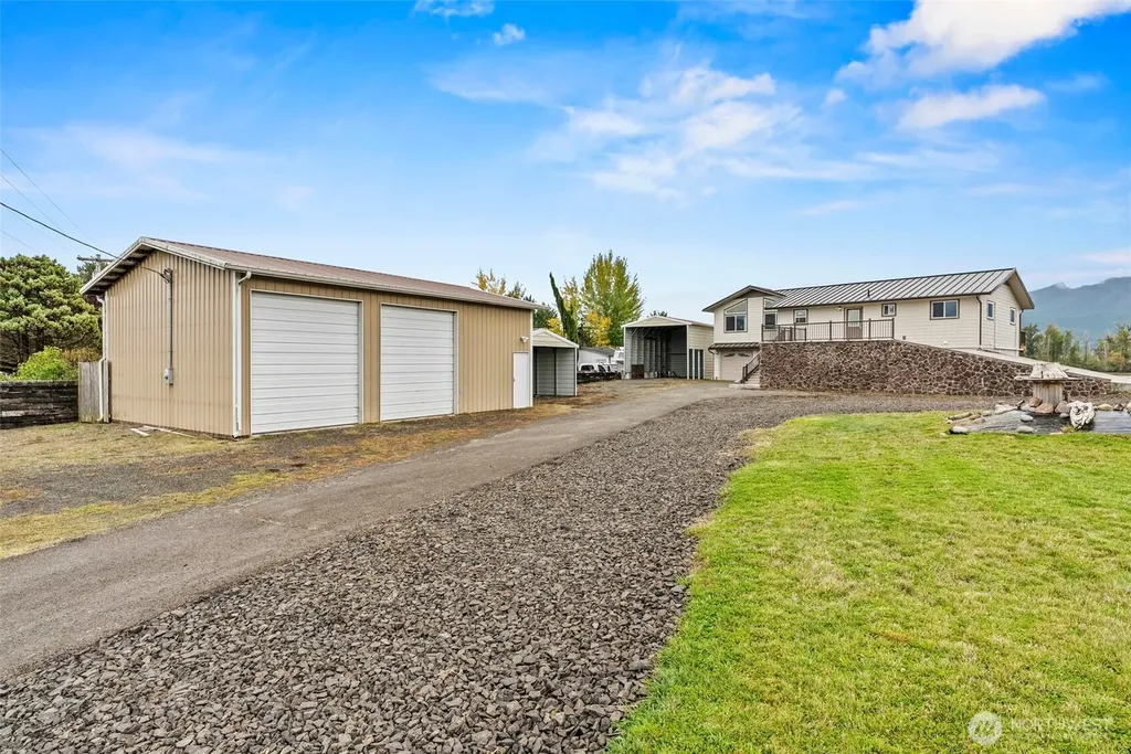 277 W Sunny Sands Road Cathlamet WA 98612
