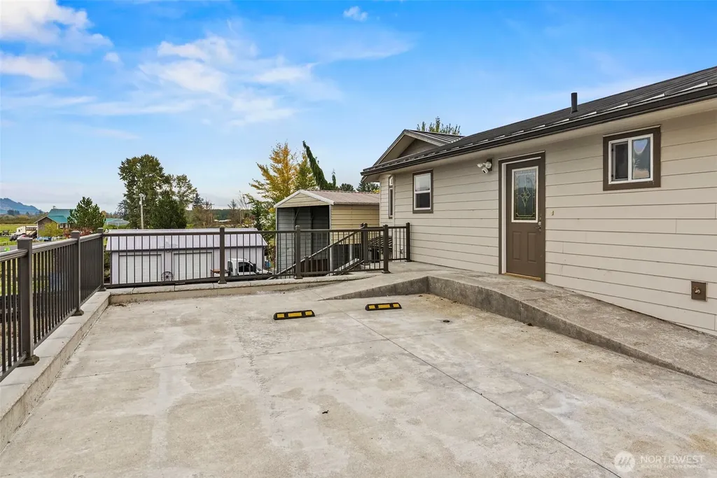 277 W Sunny Sands Road Cathlamet WA 98612