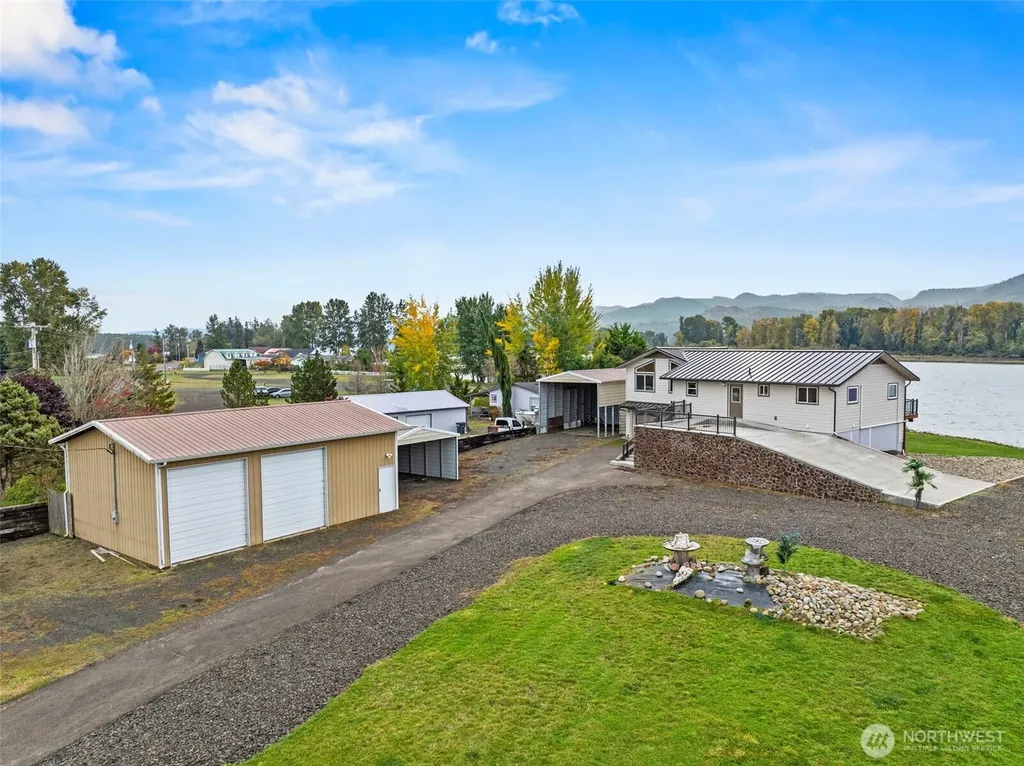 277 W Sunny Sands Road Cathlamet WA 98612
