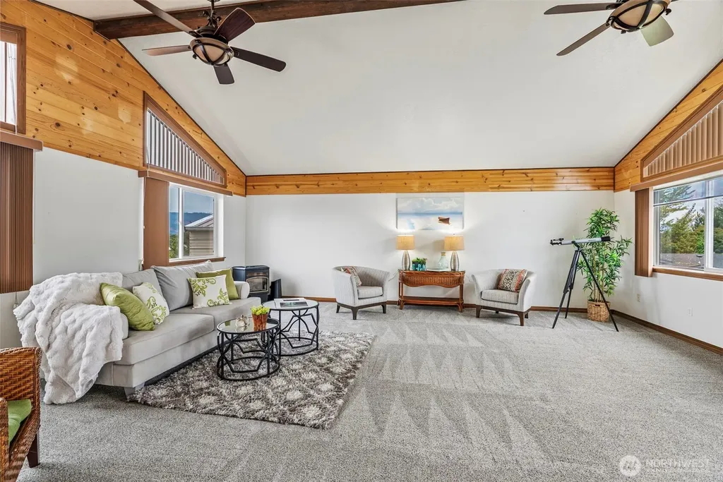 277 W Sunny Sands Road Cathlamet WA 98612