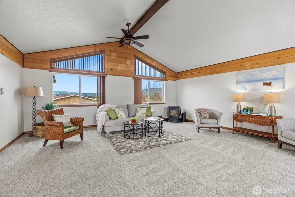 277 W Sunny Sands Road Cathlamet WA 98612