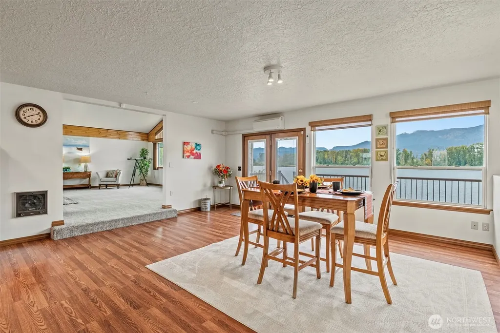 277 W Sunny Sands Road Cathlamet WA 98612