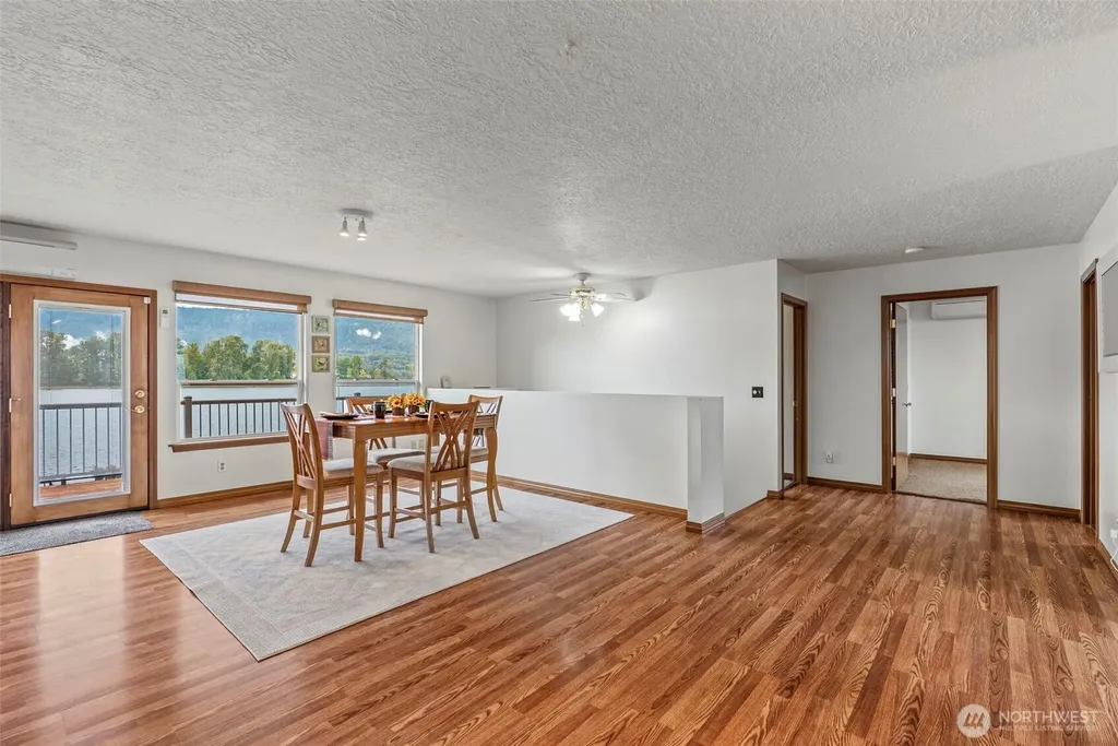 277 W Sunny Sands Road Cathlamet WA 98612