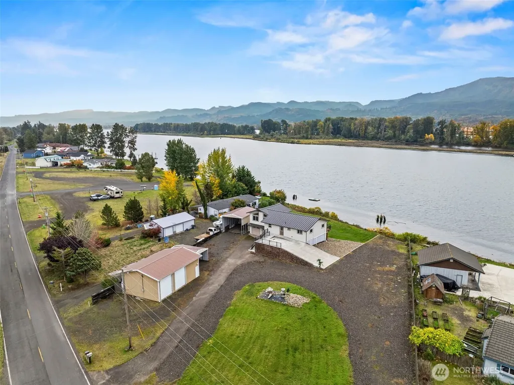 277 W Sunny Sands Road Cathlamet WA 98612