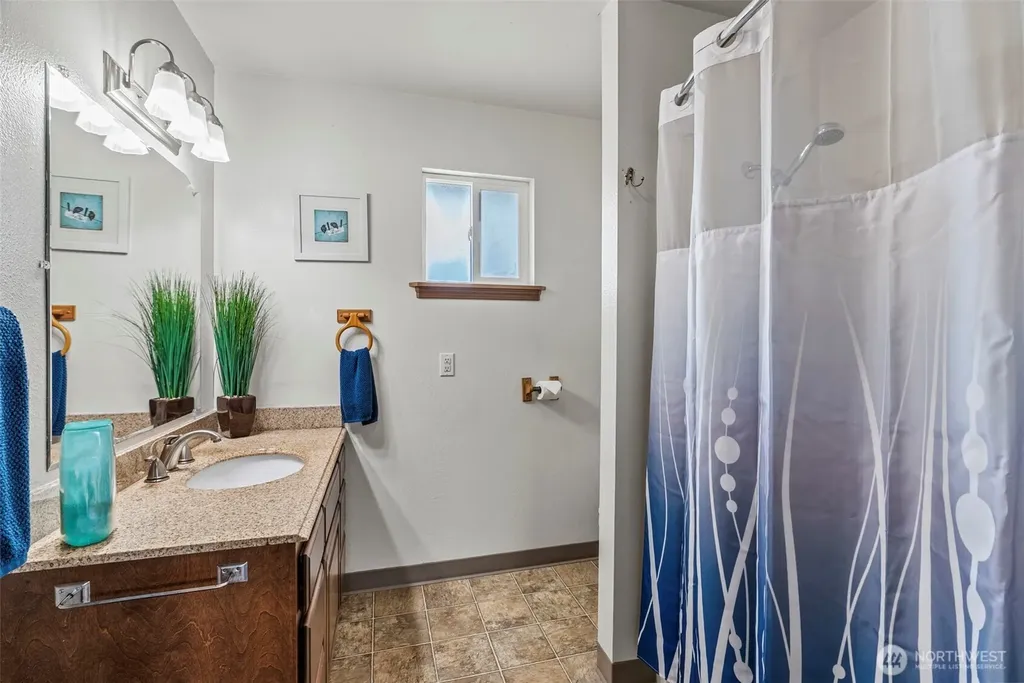 277 W Sunny Sands Road Cathlamet WA 98612