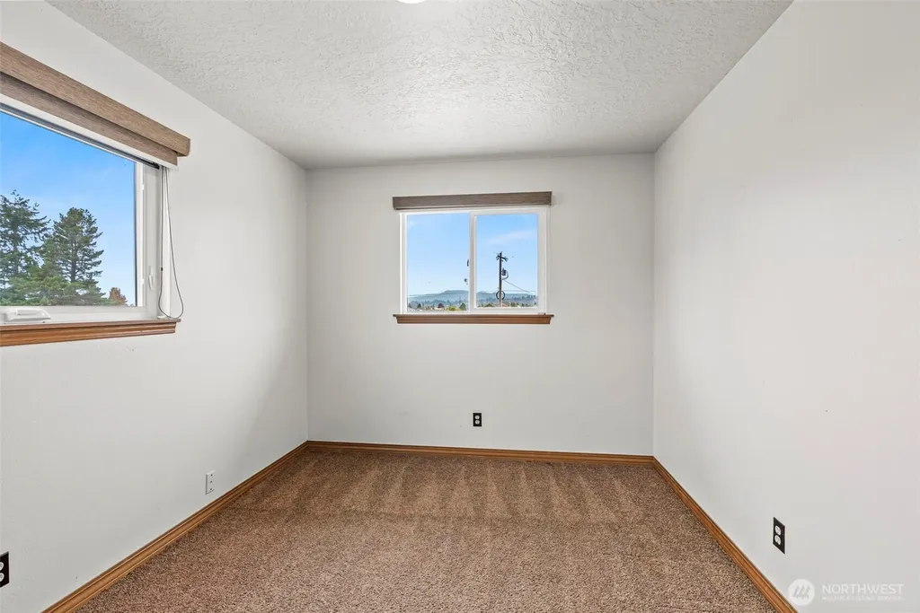 277 W Sunny Sands Road Cathlamet WA 98612