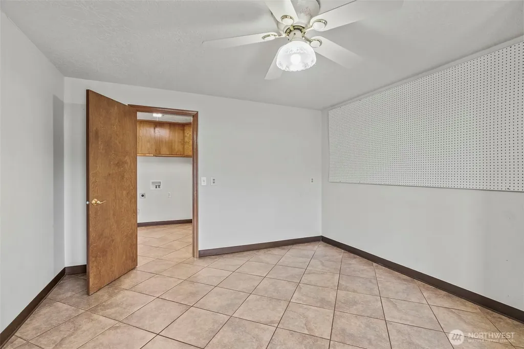 277 W Sunny Sands Road Cathlamet WA 98612