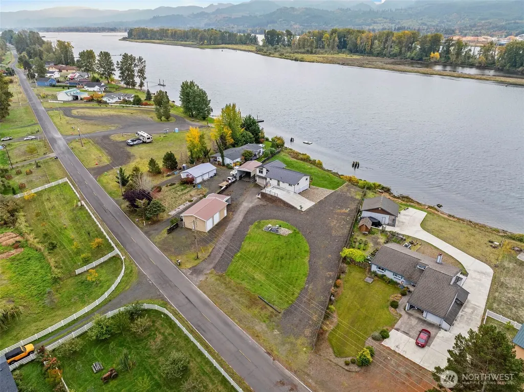 277 W Sunny Sands Road Cathlamet WA 98612