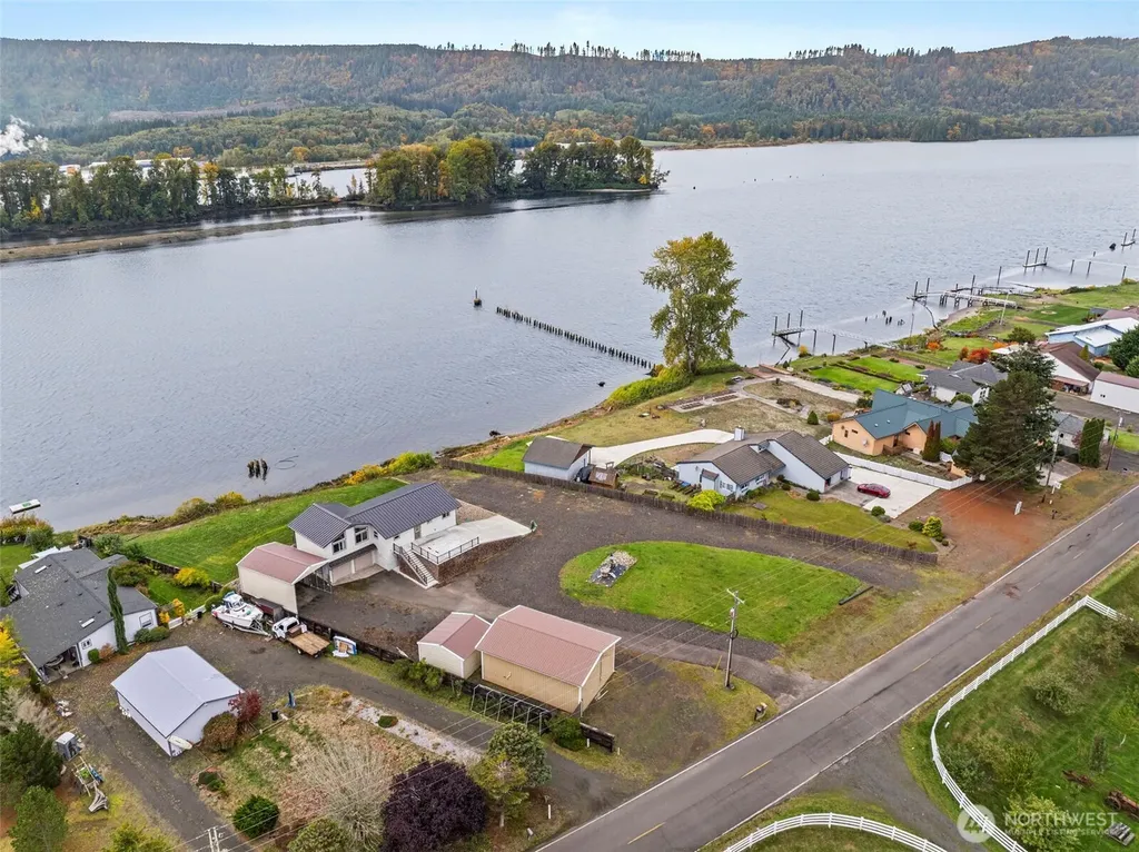 277 W Sunny Sands Road Cathlamet WA 98612