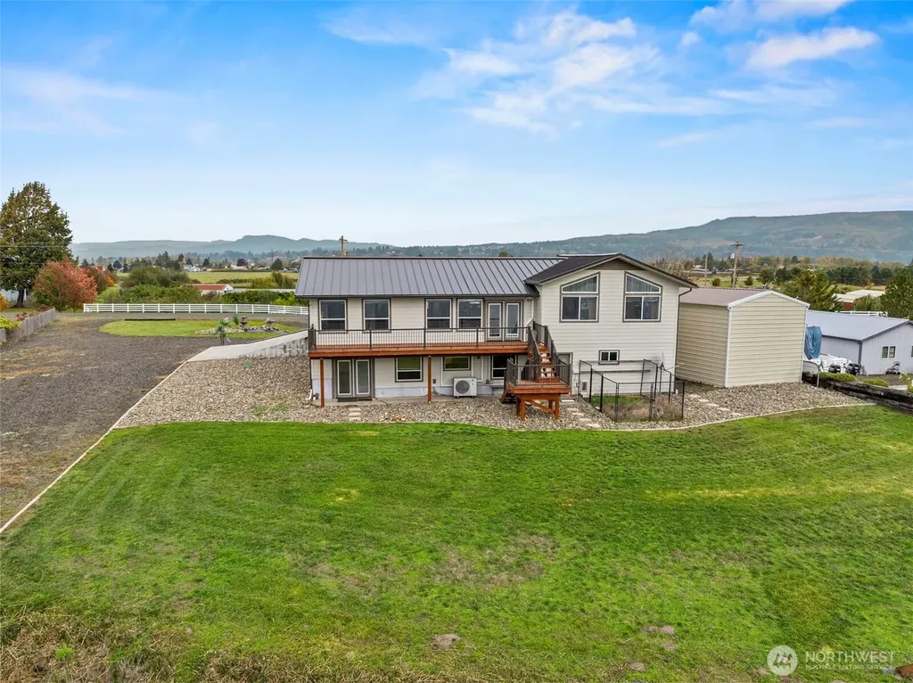 277 W Sunny Sands Road Cathlamet WA 98612