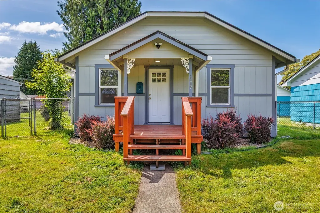 1617 7th Avenue Longview WA 98632