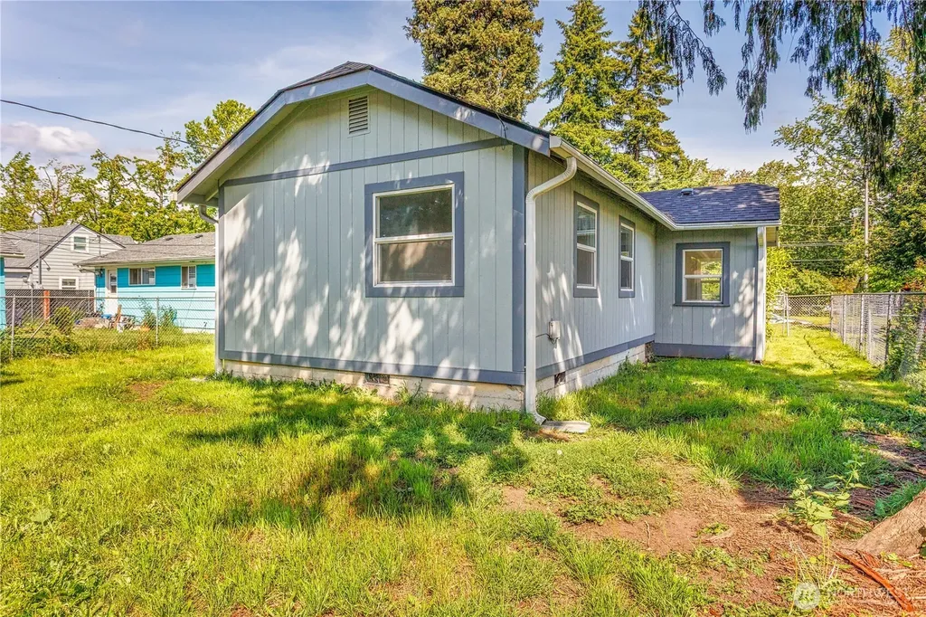 1617 7th Avenue Longview WA 98632
