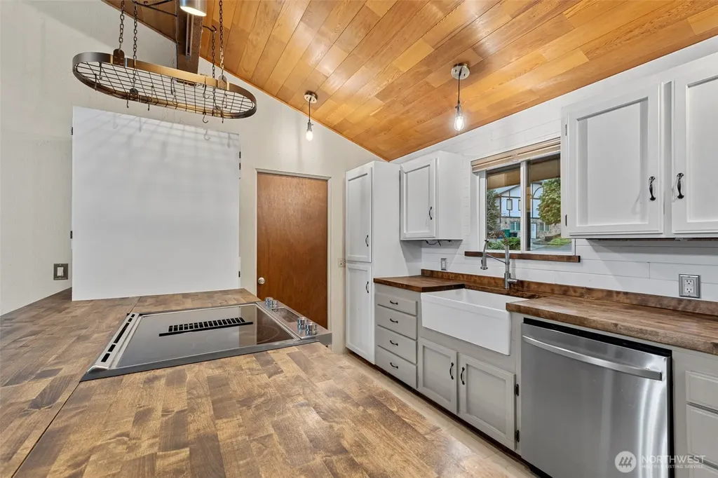 12509 Patricia Lane Burlington WA 98233