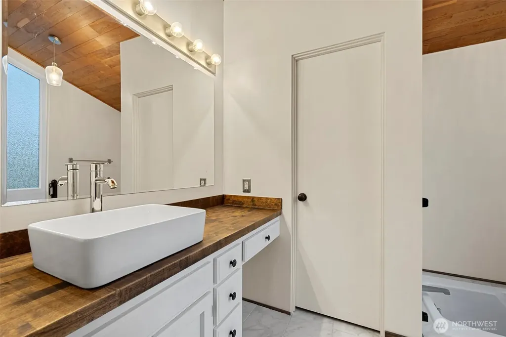 12509 Patricia Lane Burlington WA 98233