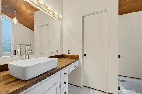 12509 Patricia Lane Burlington WA 98233