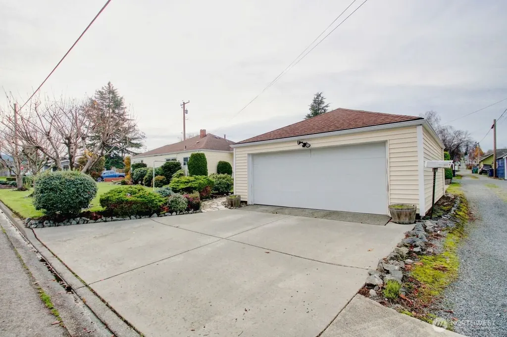 1102 17th Street Anacortes WA 98221