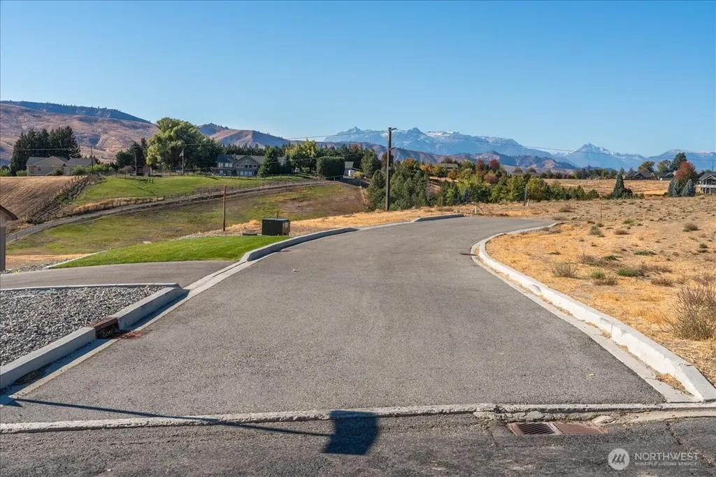 24 Margaret Lane Wenatchee WA 98801