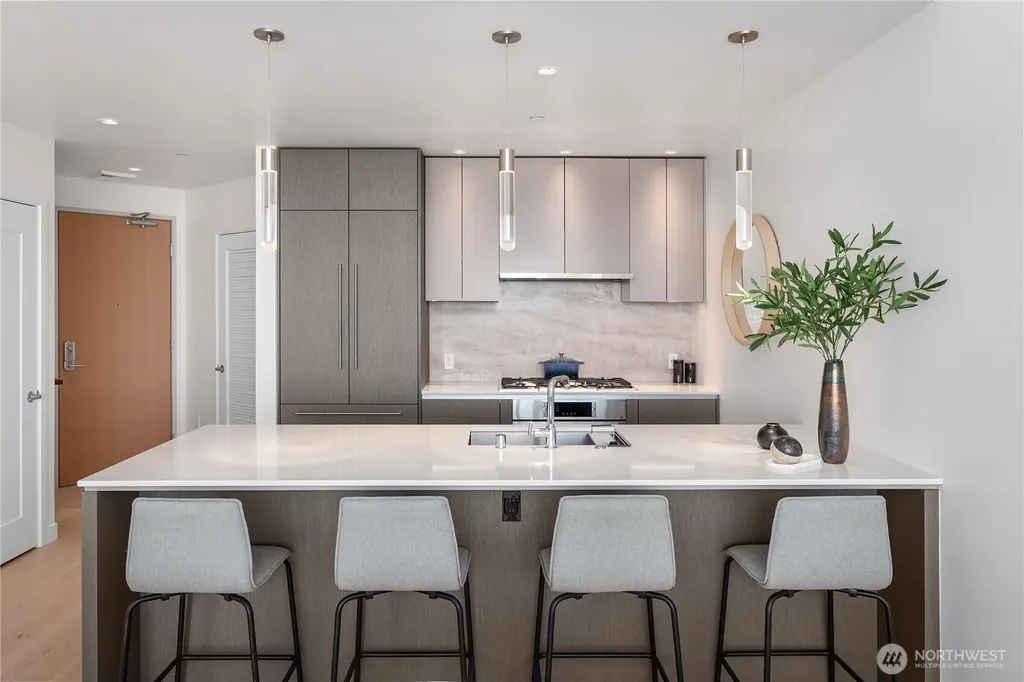 2510 6th Avenue Seattle WA 98121