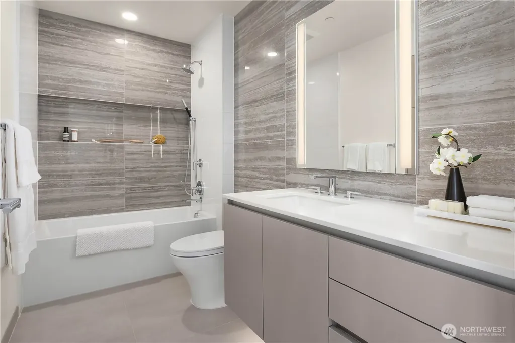 2510 6th Avenue Seattle WA 98121