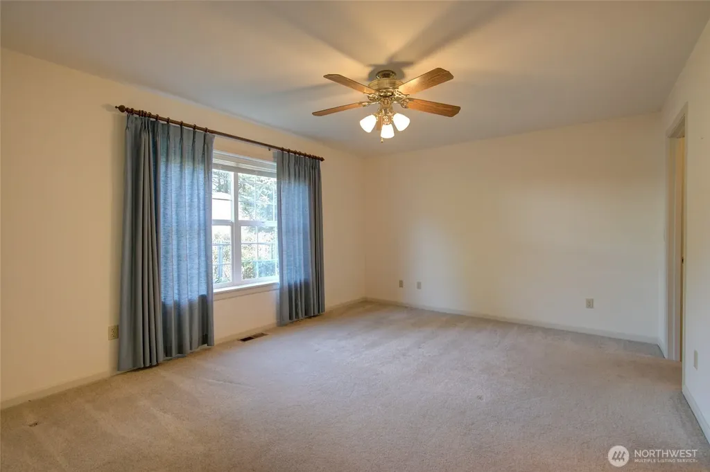 646 Woodland Loop NE Ocean Shores WA 98569