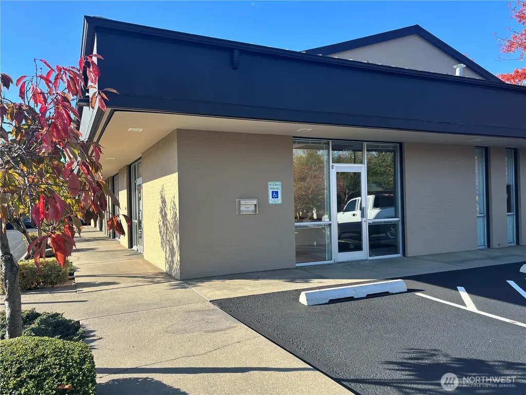 1725 Continental Place Mount Vernon WA 98273