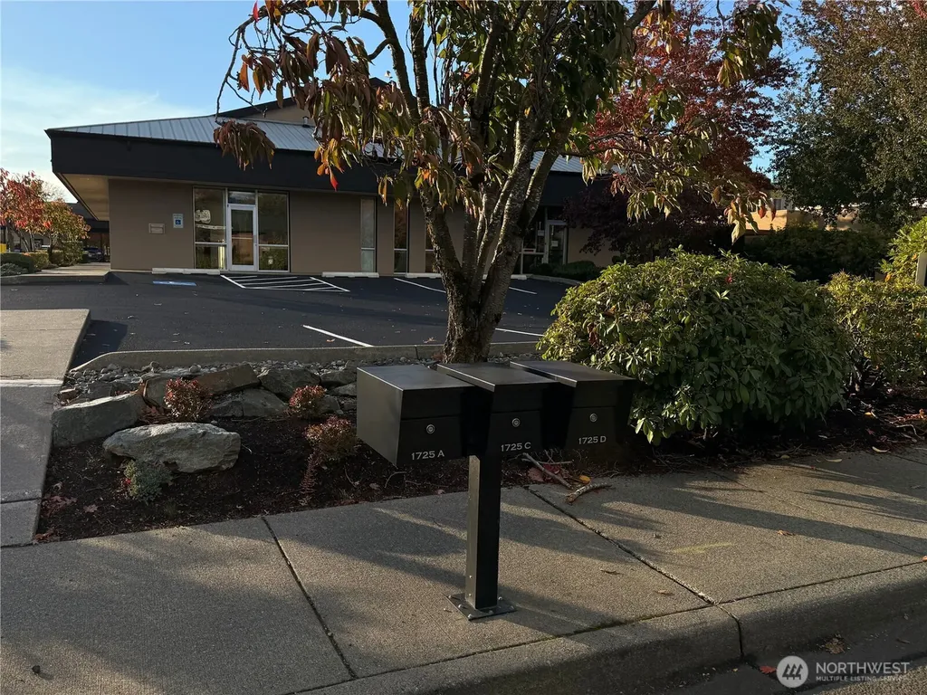 1725 Continental Place Mount Vernon WA 98273