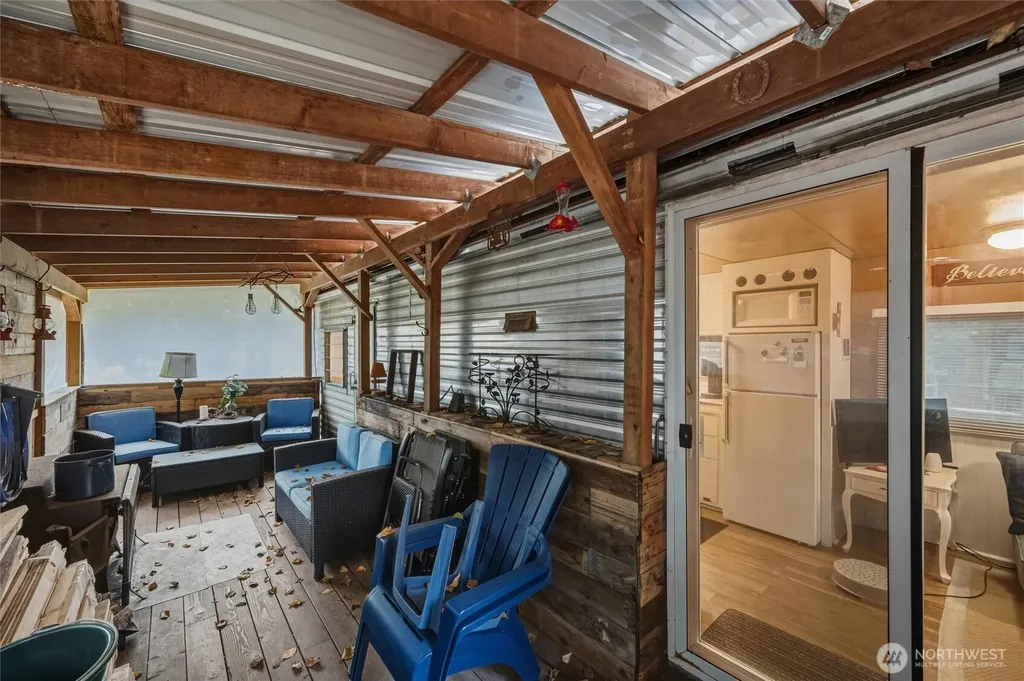 1017 Maple Lane Sumas WA 98295