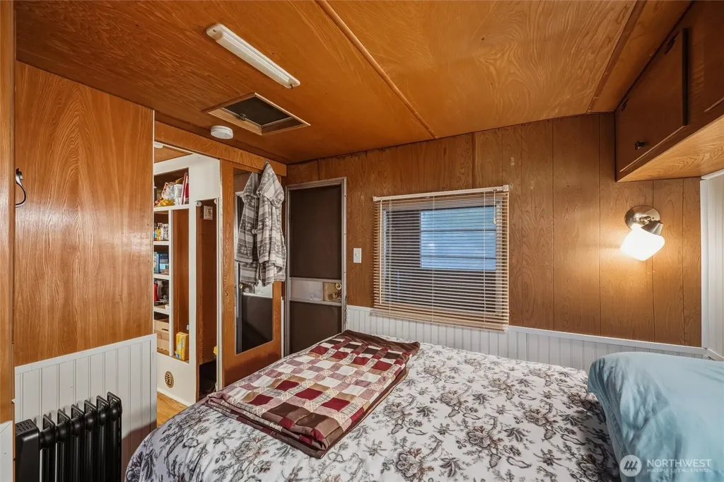 1017 Maple Lane Sumas WA 98295