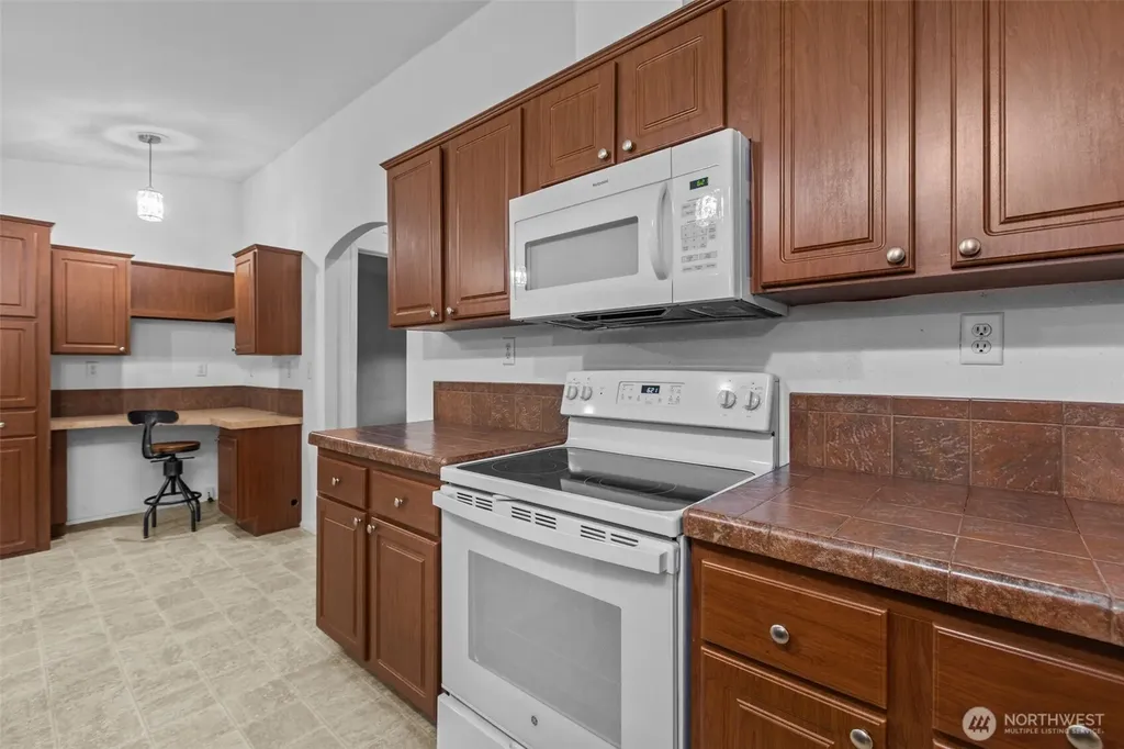 23914 66th Street E Buckley WA 98321