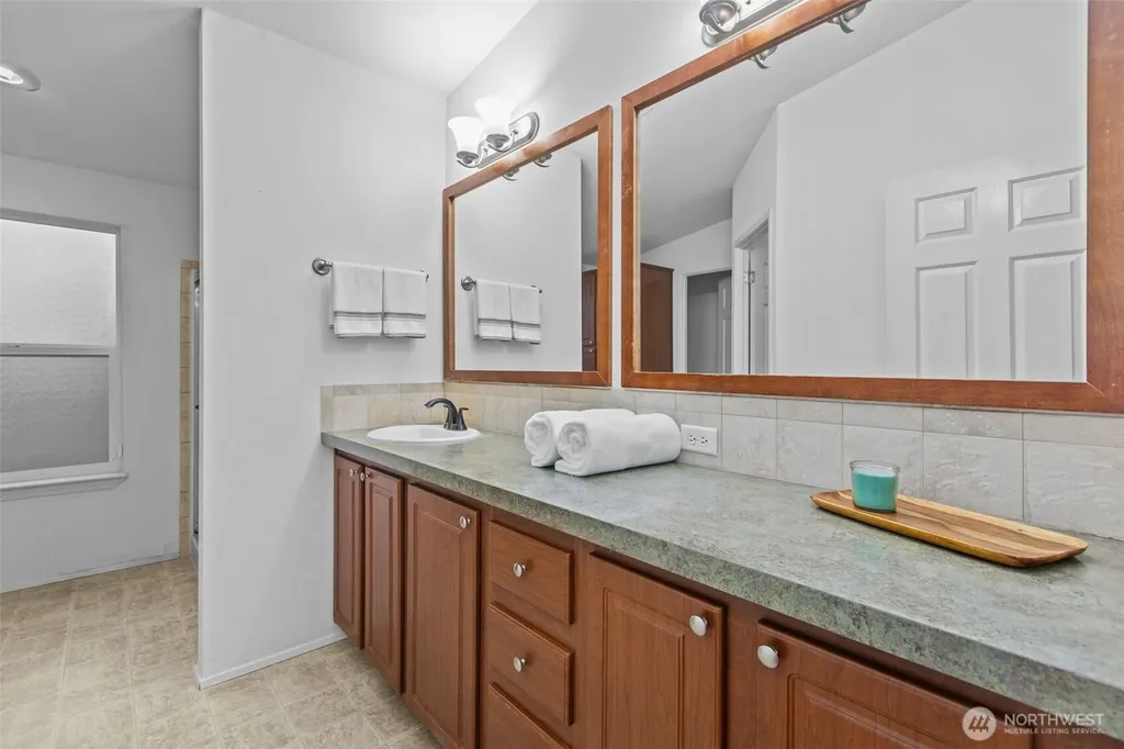 23914 66th Street E Buckley WA 98321