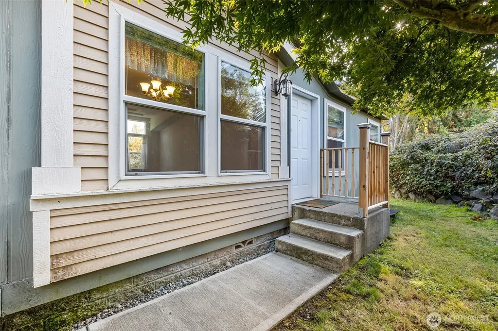 23914 66th Street E Buckley WA 98321