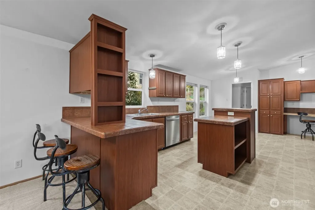 23914 66th Street E Buckley WA 98321