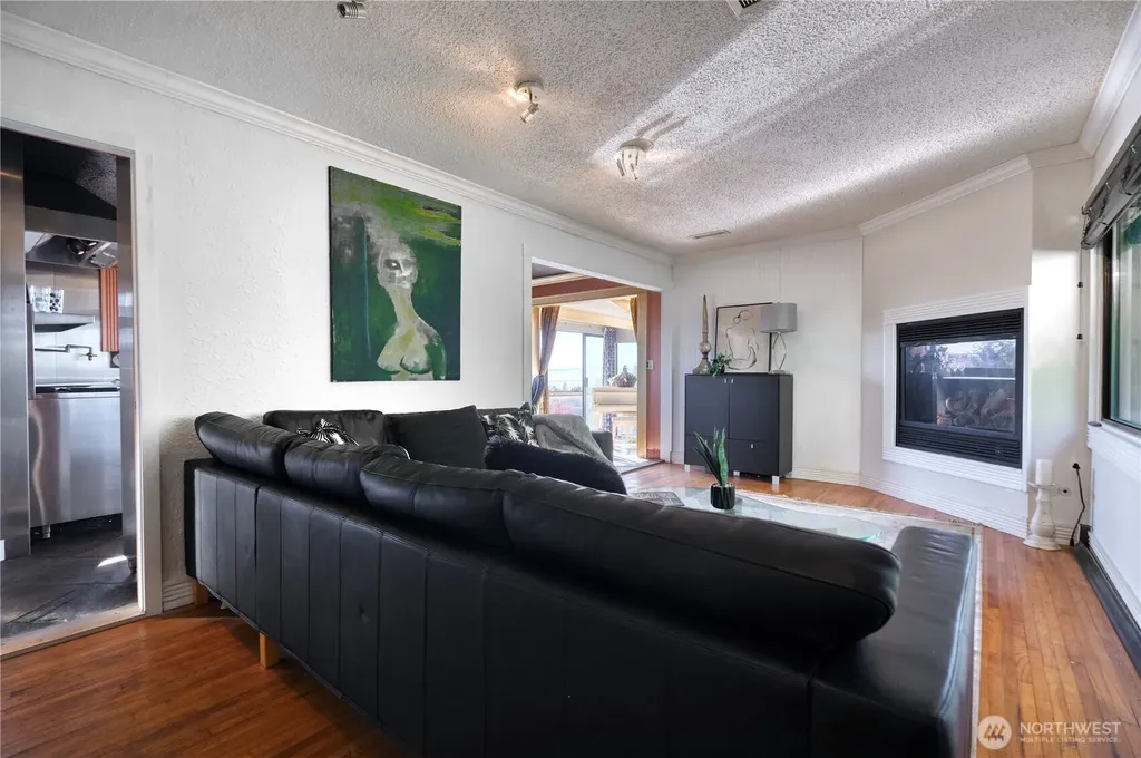 2045 Apa Road Point Roberts WA 98281
