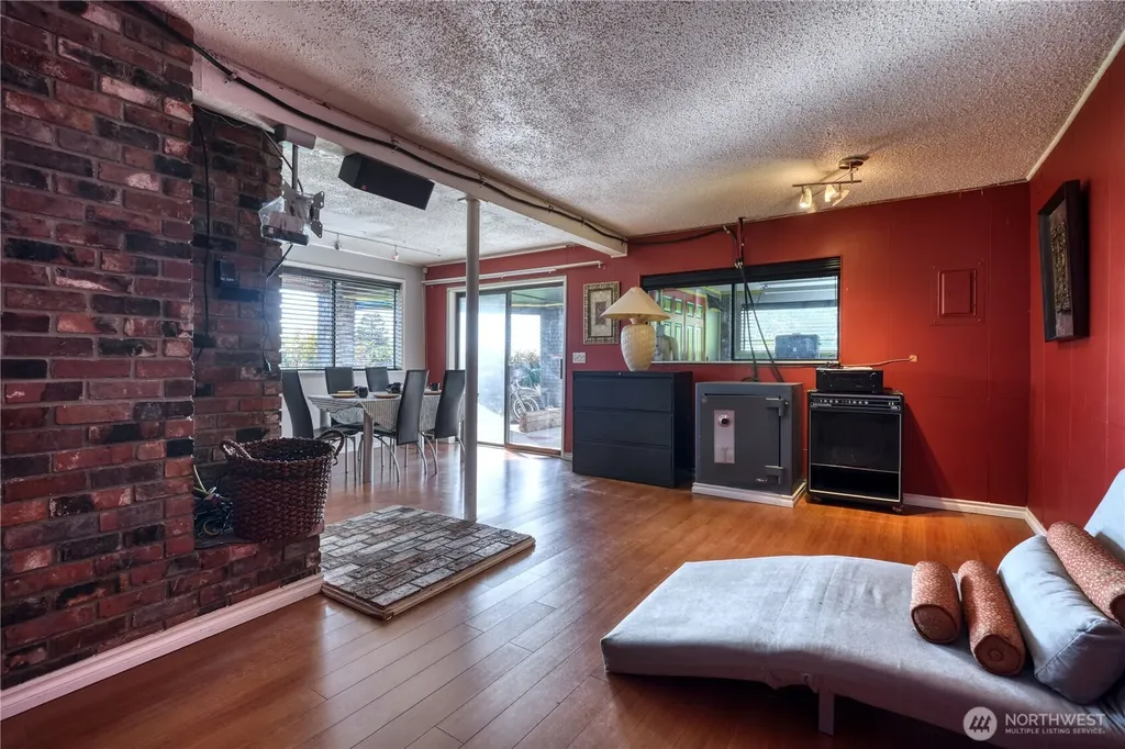 2045 Apa Road Point Roberts WA 98281
