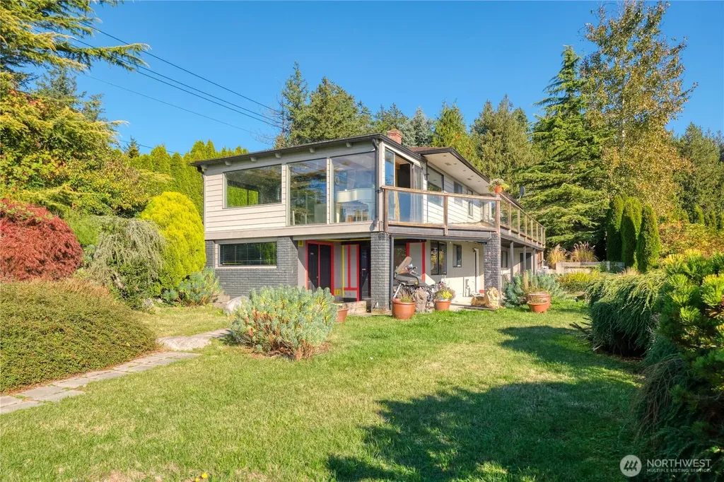 2045 Apa Road Point Roberts WA 98281