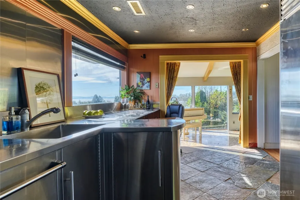 2045 Apa Road Point Roberts WA 98281