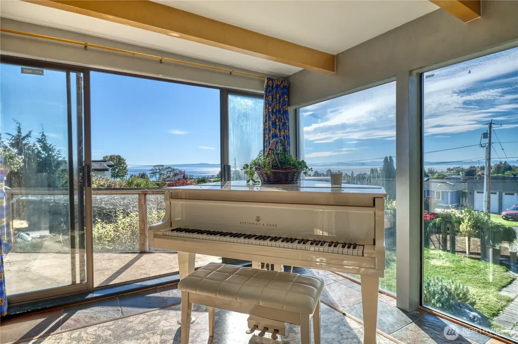 2045 Apa Road Point Roberts WA 98281