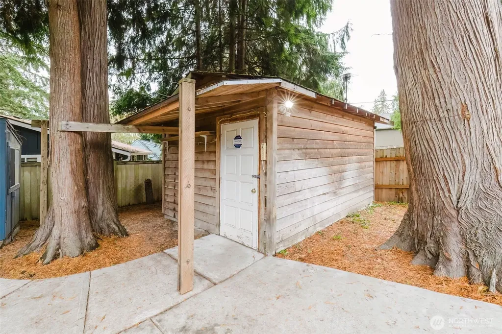 7600 Sandy Way NE Poulsbo WA 98370
