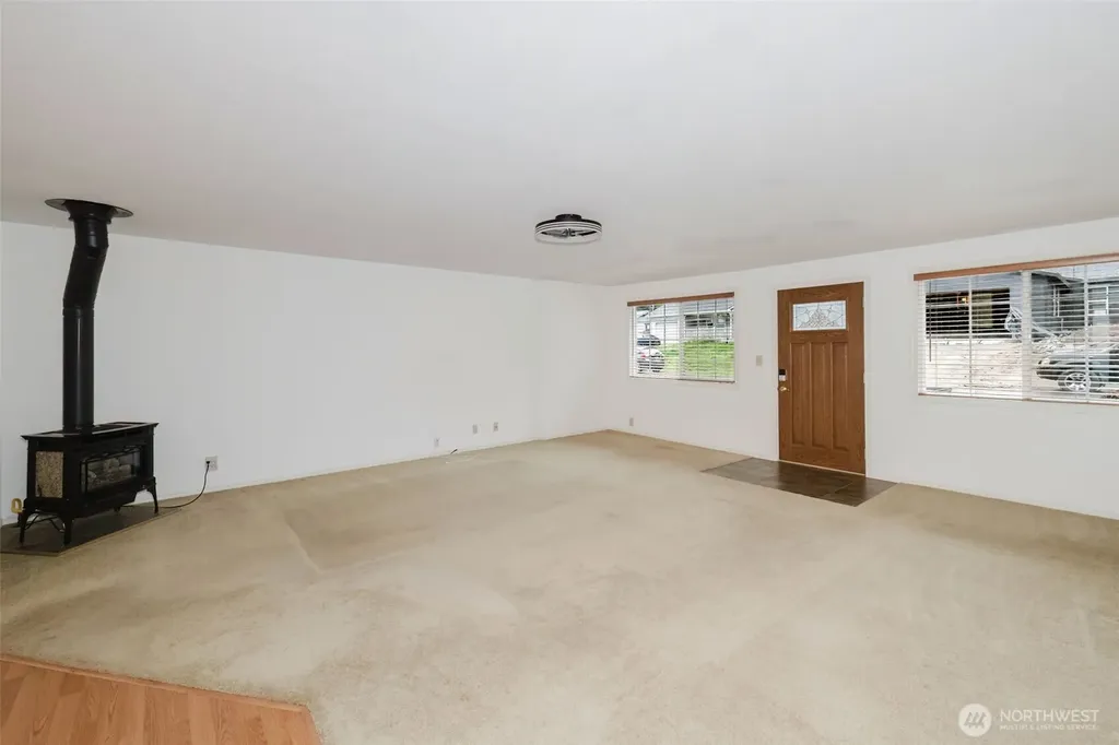 7600 Sandy Way NE Poulsbo WA 98370