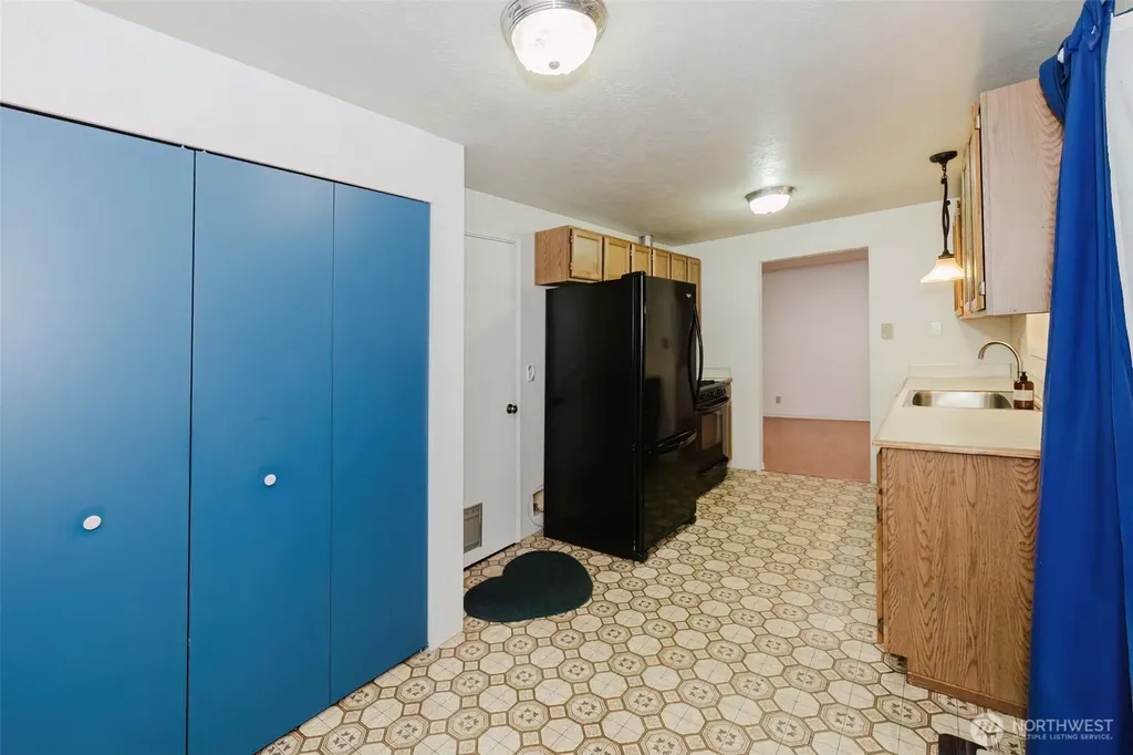 7600 Sandy Way NE Poulsbo WA 98370