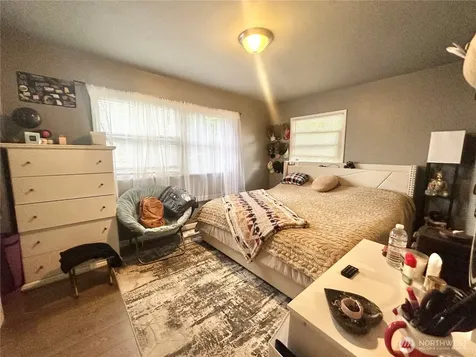 3841 S Park Avenue Tacoma WA 98418