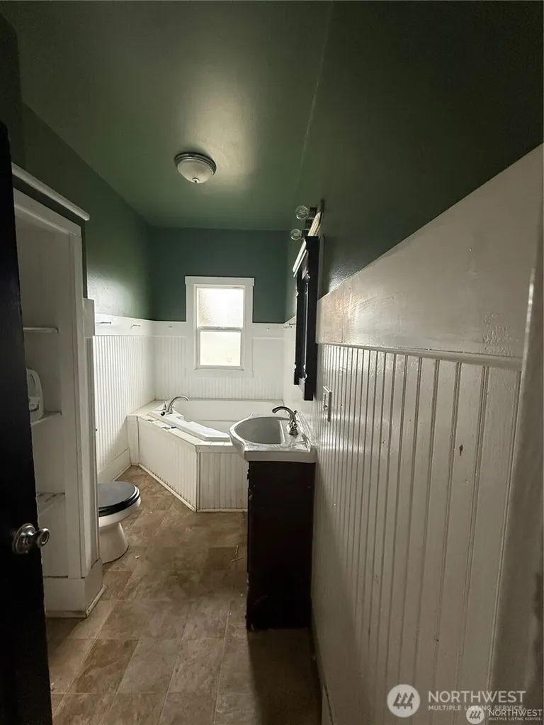 521 W King Street Aberdeen WA 98520